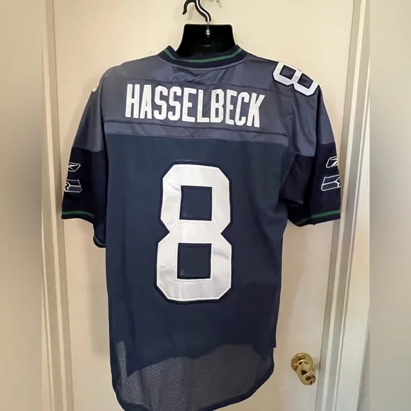 Seattle Seahawks Throwback Hasselbeck Jersey - Picture 2 of 5